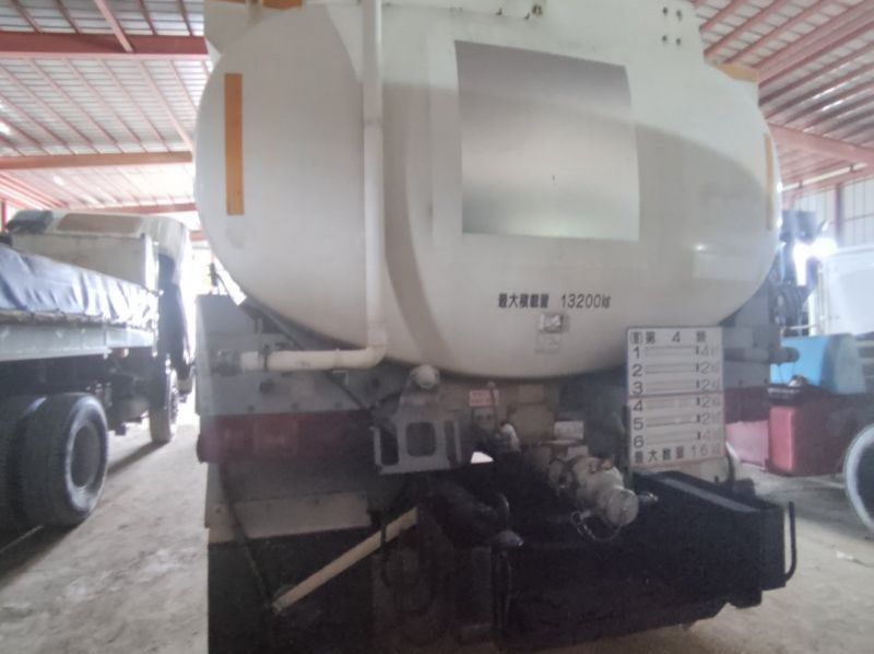 2021 Isuzu GIGA CYG TANKER TRUCK pictures