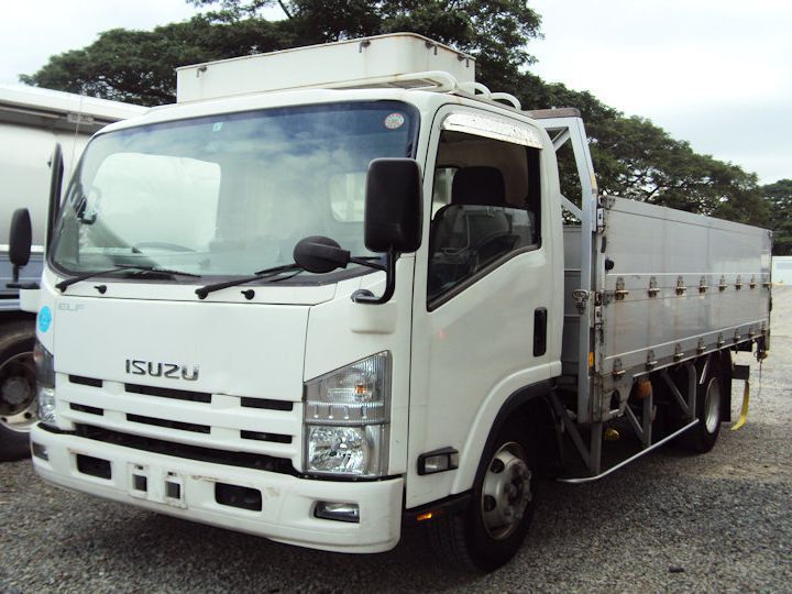 Isuzu elf ut