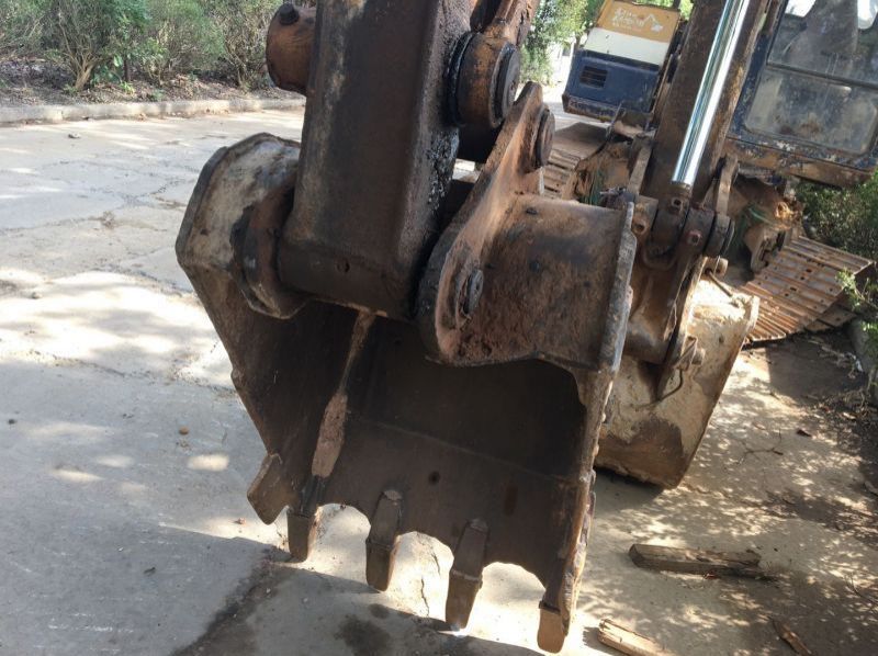 2000 caterpillar E70B pictures