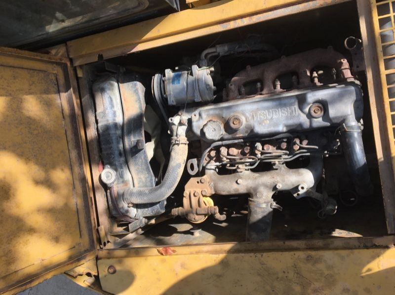 2000 caterpillar E70B pictures