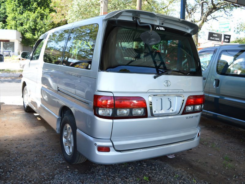 Toyota touring hiace. Тойота Touring Hiace. Тойота Тауринг Хайс. Тойота туринг Хайс. Toyota Touring Hiace 2004.