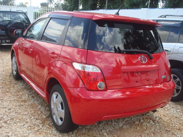 Toyota ist 2006