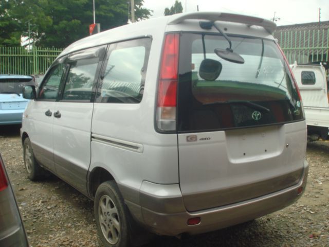 Toyota noah 1999