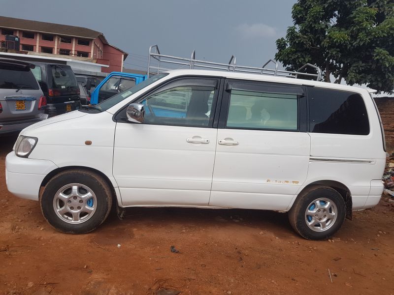 Toyota noah 1999