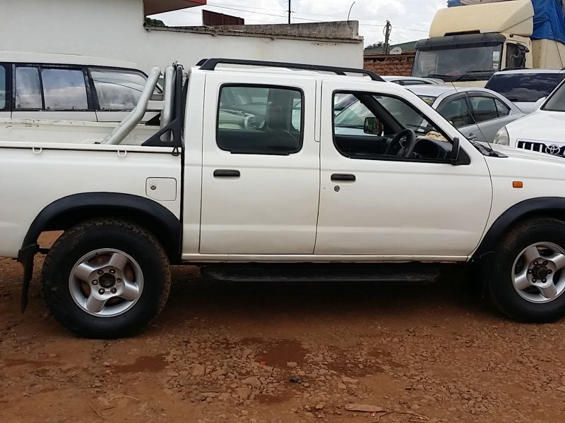 nissan hardbody 2005