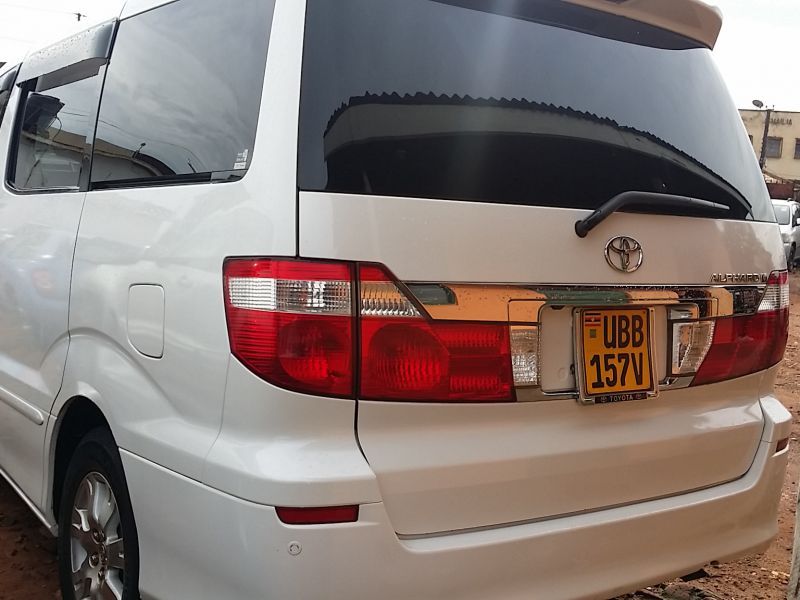 2002 Toyota Alphard 2002 for sale  1 Km  Automatic transmission 