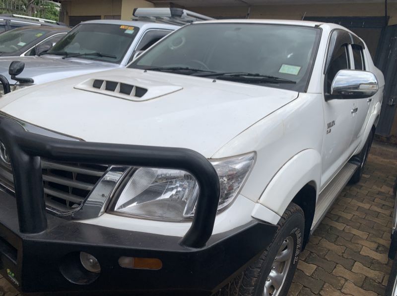 2010 Toyota Hilux double cabin pictures