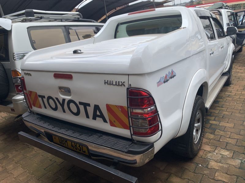 2010 Toyota Hilux double cabin pictures