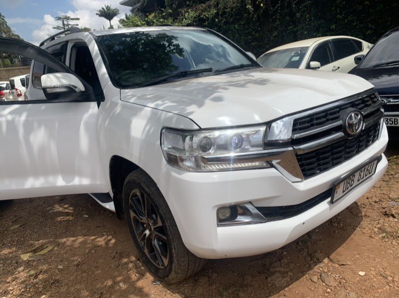 2009 Toyota Land Cruiser v8 pictures