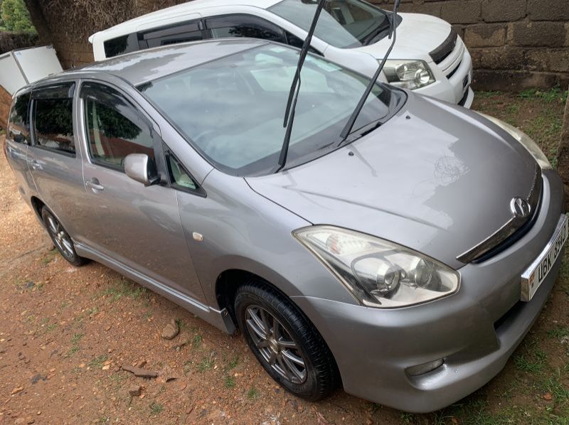 Used Toyota wish  for sale in Kampala, Uganda