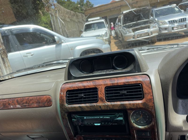 2001 Toyota prado pictures