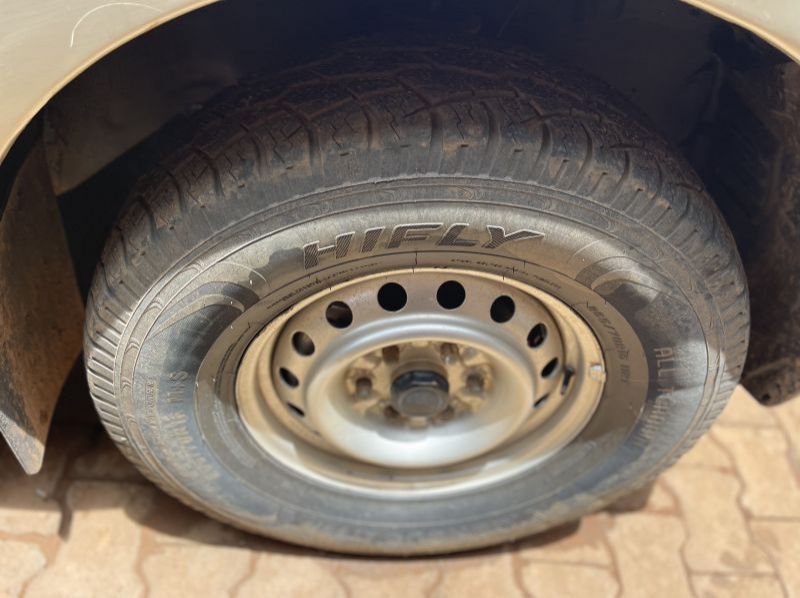 2012 Mitsubishi pajero pictures