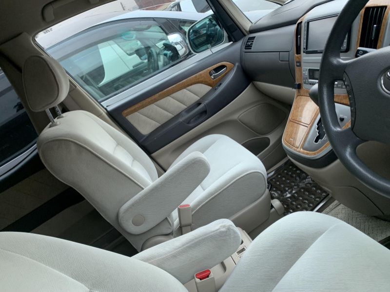 2007 Toyota Alphard pictures