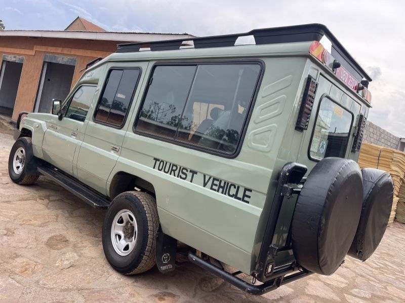 2012 Toyota land cruiser extended tour van pictures