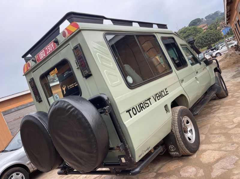 2012 Toyota land cruiser extended tour van pictures