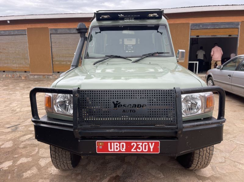 2012 Toyota land cruiser extended tour van pictures