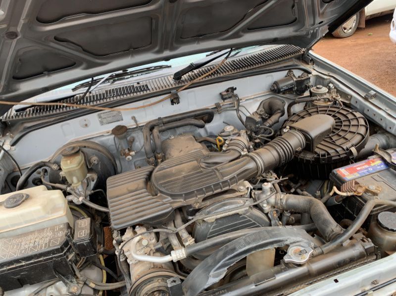 2004 Toyota hilux double cabin pictures