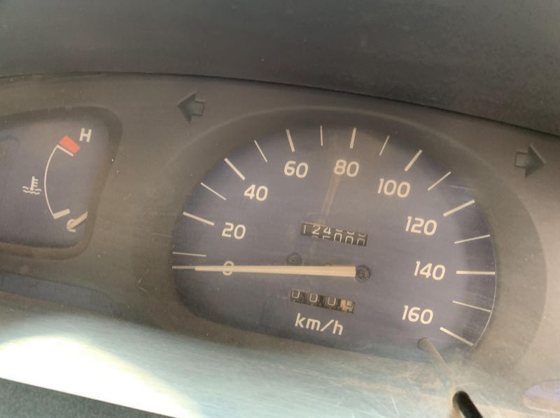 2004 Toyota hilux double cabin pictures