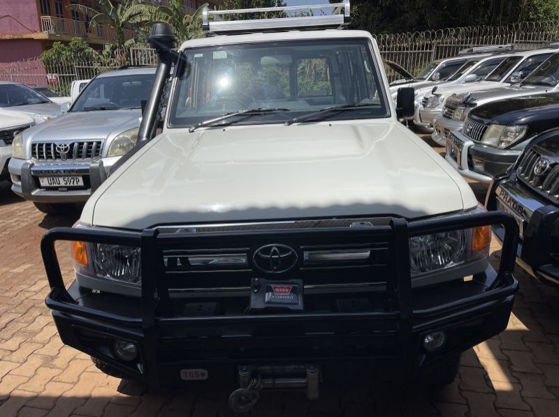 2017 Toyota land cruiser HARDTOP pictures