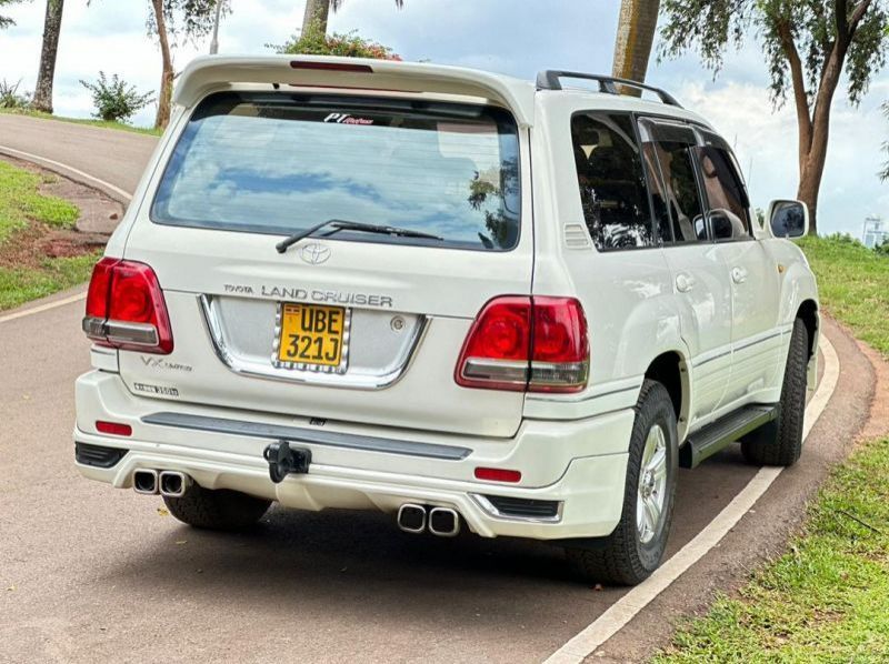 1998 Toyota land cruiser v8 pictures