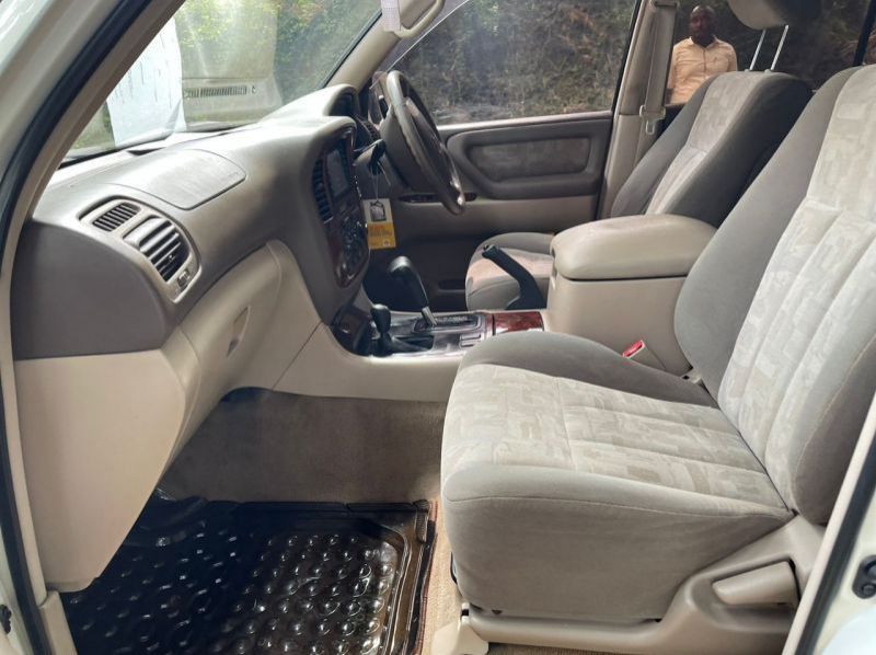 1998 Toyota land cruiser v8 pictures