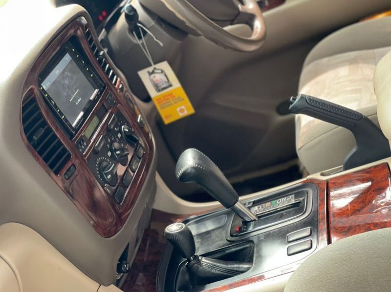 1998 Toyota land cruiser v8 pictures