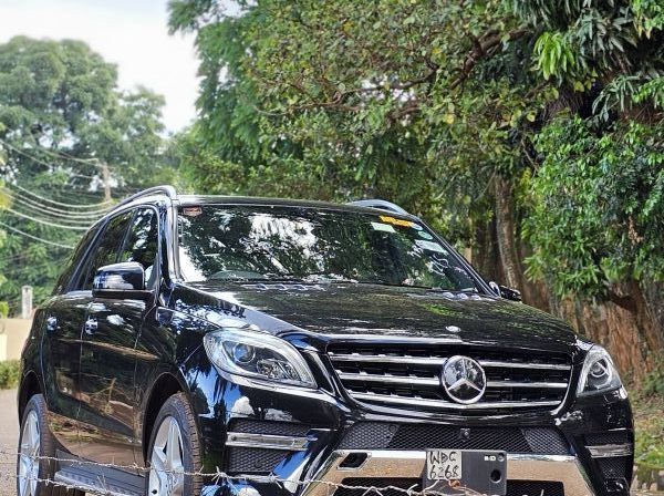 2014 Mercedes-Benz ML 350 Bluetec pictures