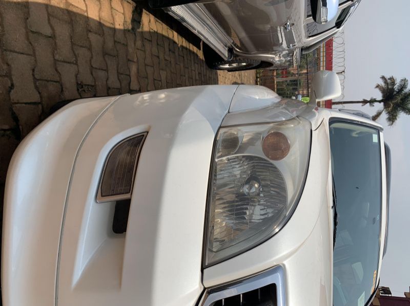 2004 Toyota prado pictures