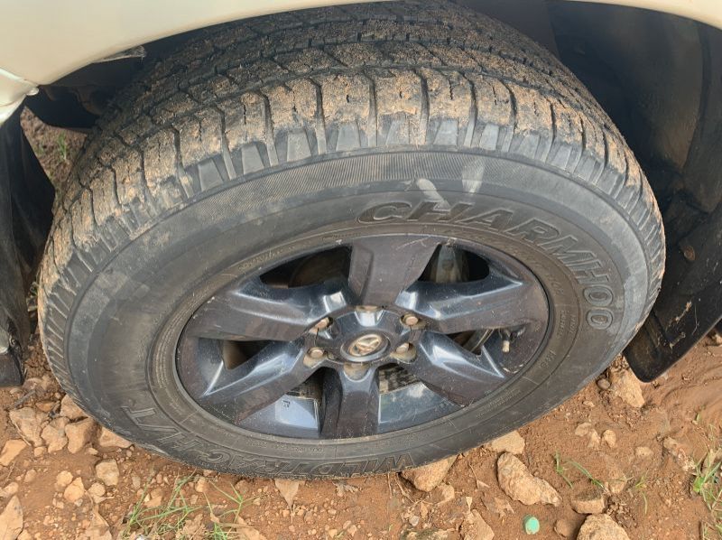 2011 Toyota hilux double cabin pictures