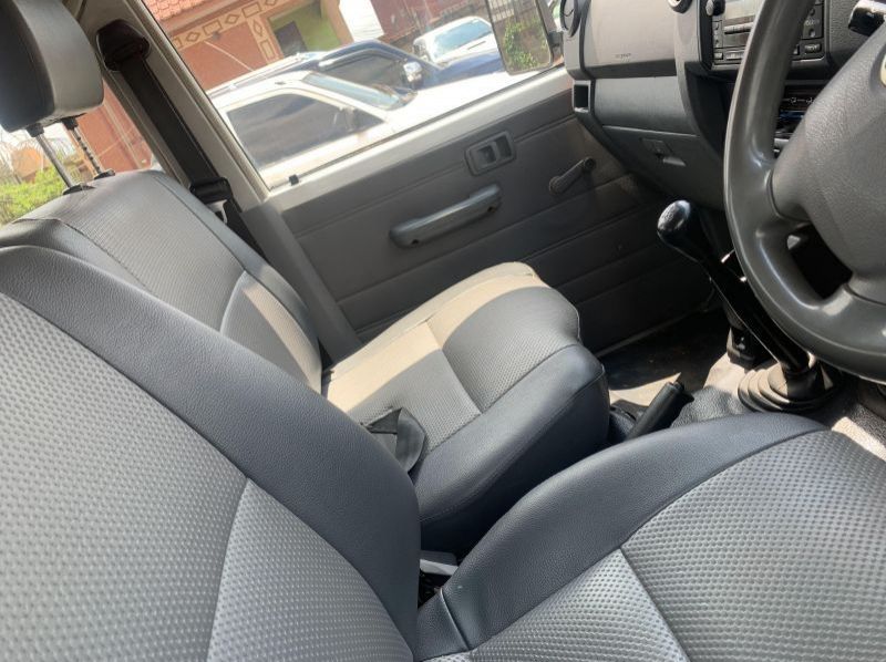 2013 Toyota land cruiser doublecabin pictures