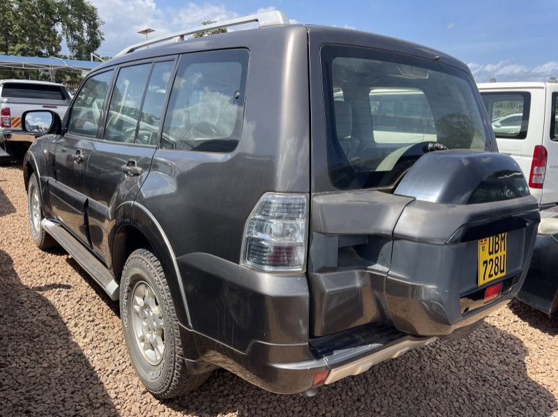 2008 Mitsubishi pajero pictures