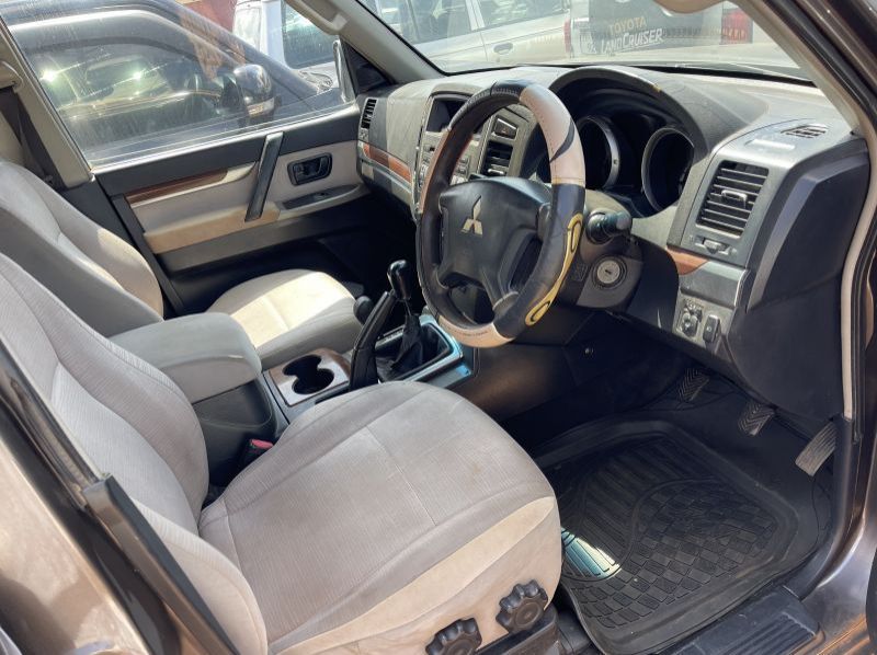 2008 Mitsubishi pajero pictures