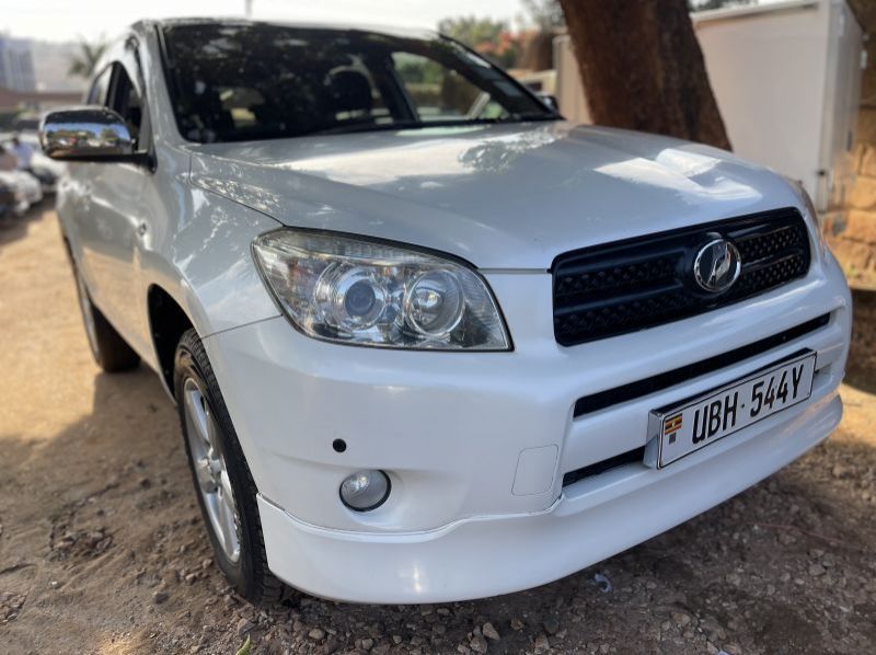 Used Toyota Rav4  for sale in Kampala, Uganda