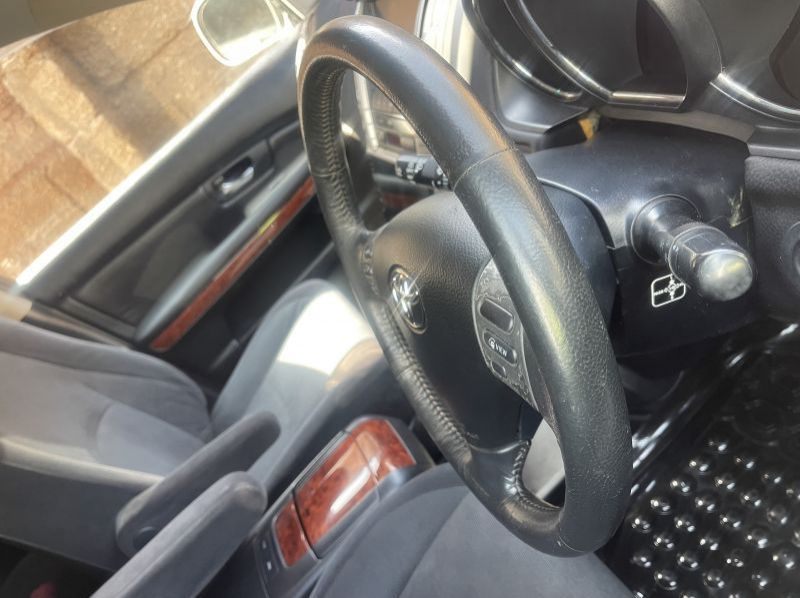 2006 Toyota harrier pictures