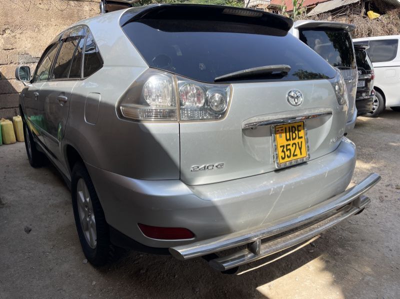 2006 Toyota harrier pictures