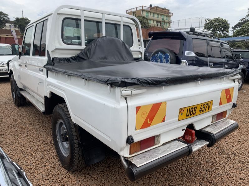 2017 Toyota land cruiser doublecabin pictures