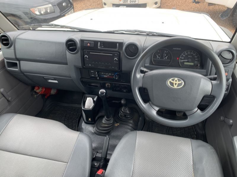 2017 Toyota land cruiser doublecabin pictures