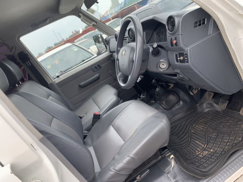 2017 Toyota land cruiser doublecabin pictures