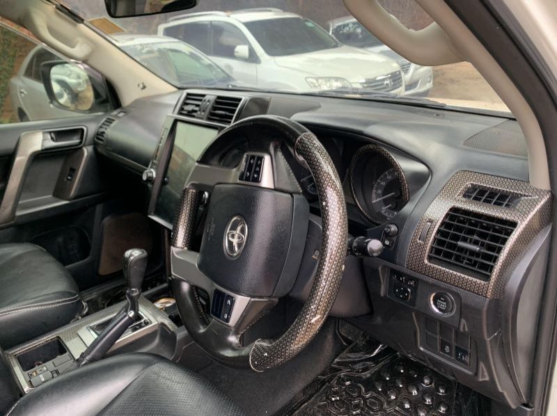 2014 Toyota Prado pictures