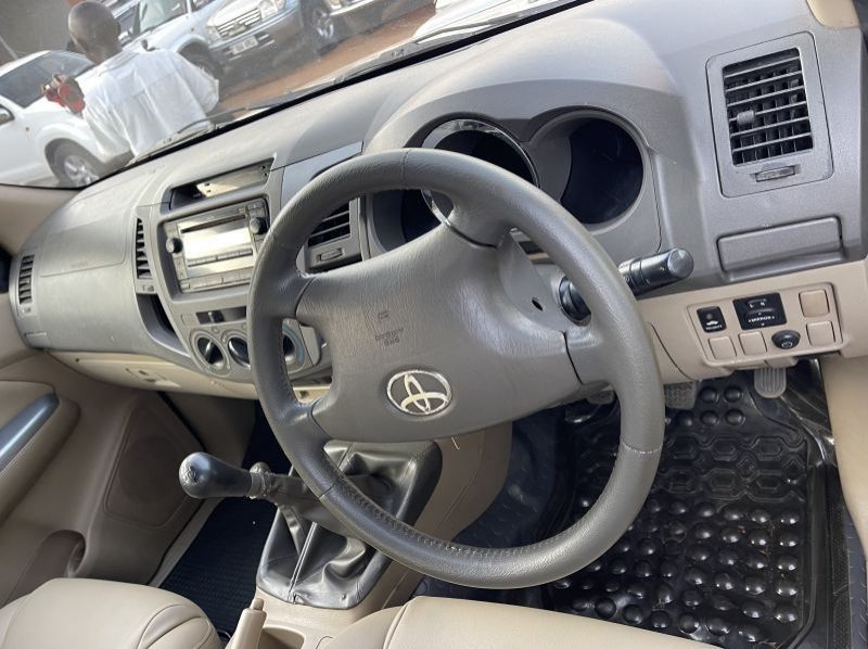 2010 Toyota hilux vigo  pictures