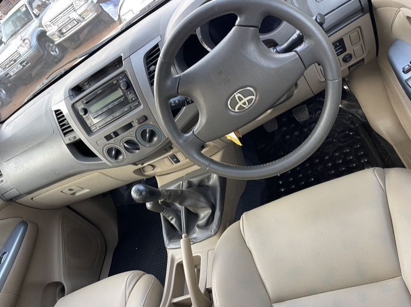 2010 Toyota hilux vigo  pictures