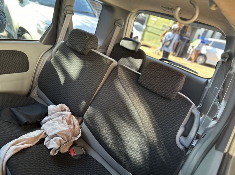 2009 Toyota Sienta pictures