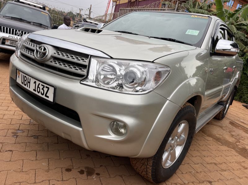 2010 Toyota hilux double cabin vigo  pictures