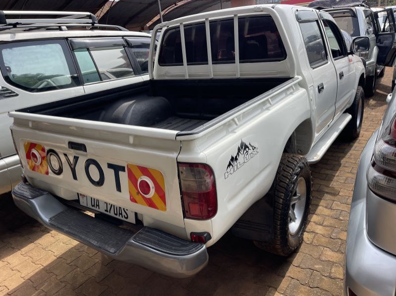 2002 Toyota hilux pictures