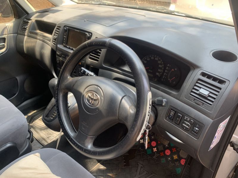 2006 Toyota spacio pictures