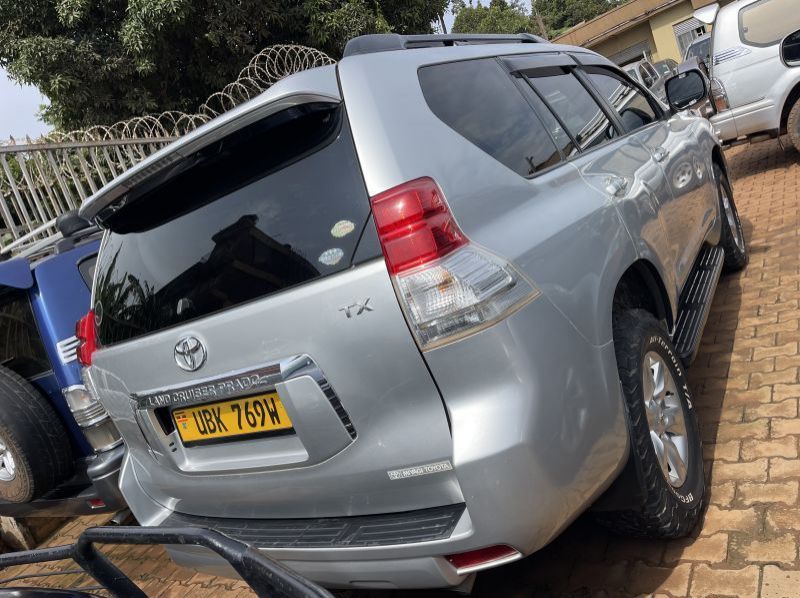 2010 Toyota prado pictures