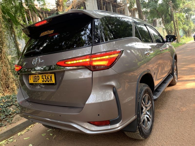 2021 Toyota fortuner pictures