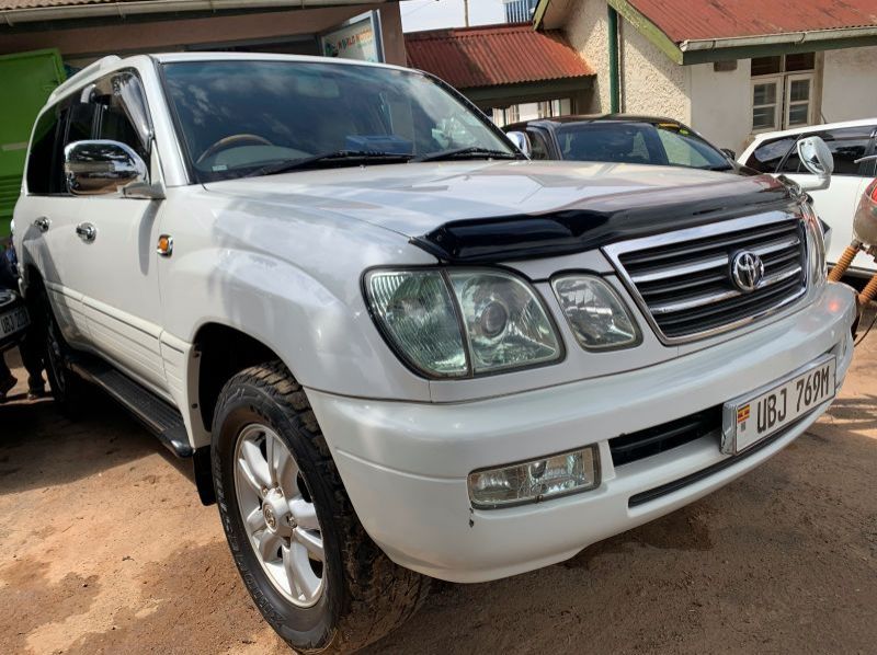 Used Toyota land cruiser cygnus  for sale in Kampala, Uganda