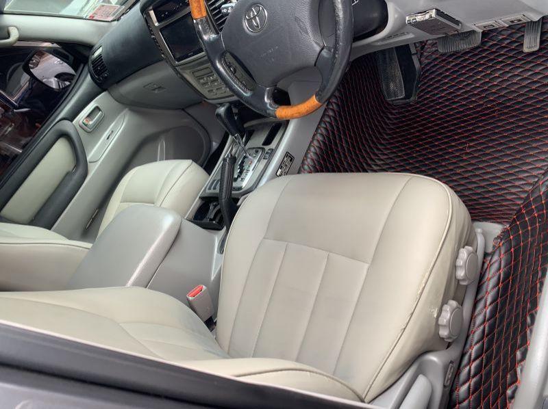 2005 Toyota land cruiser v8 pictures