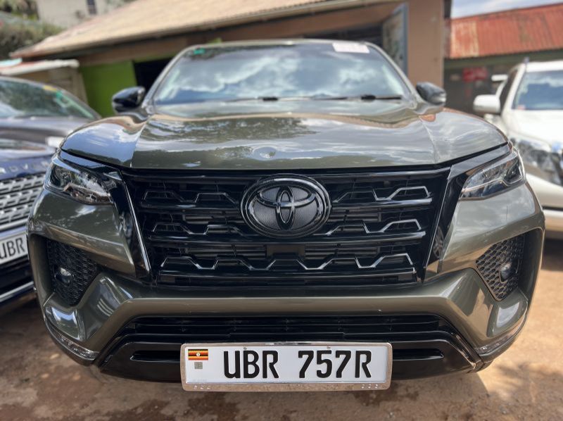 2022 Toyota fortuner pictures